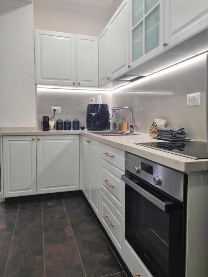 Apartment King George In The Center Of